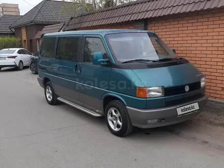 Volkswagen Multivan 1993 года за 4 800 000 тг. в Астана