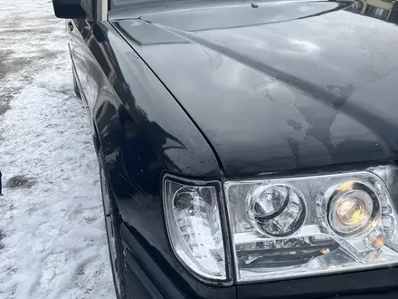 Mercedes-Benz E 230 1991 года за 2 500 000 тг. в Костанай – фото 17