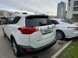 Toyota RAV4 2014 годаүшін10 200 000 тг. в Астана – фото 4