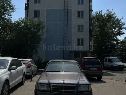 Mercedes-Benz C 180 1994 года за 2 050 000 тг. в Астана – фото 6