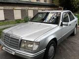 Mercedes-Benz E 250 1993 годаүшін1 600 000 тг. в Рудный – фото 2