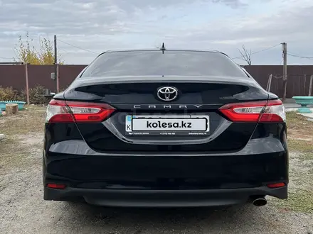 Toyota Camry 2018 года за 12 500 000 тг. в Семей – фото 10