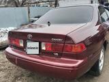 Toyota Camry 2000 года за 3 600 000 тг. в Талдыкорган – фото 2