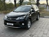 Toyota RAV4 2014 года за 9 250 000 тг. в Караганда