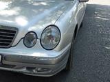 Mercedes-Benz E 280 2001 года за 4 000 000 тг. в Шымкент – фото 2