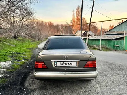 Mercedes-Benz E 230 1990 года за 2 200 000 тг. в Талдыкорган – фото 4