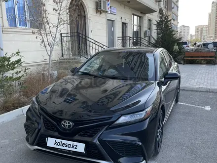Toyota Camry 2022 года за 12 800 000 тг. в Актау – фото 3