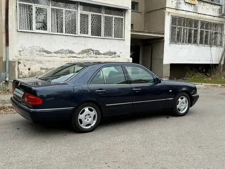 Mercedes-Benz E 280 1998 года за 3 700 000 тг. в Тараз – фото 18