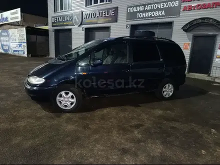 Volkswagen Sharan 1996 года за 2 199 999 тг. в Уральск – фото 3