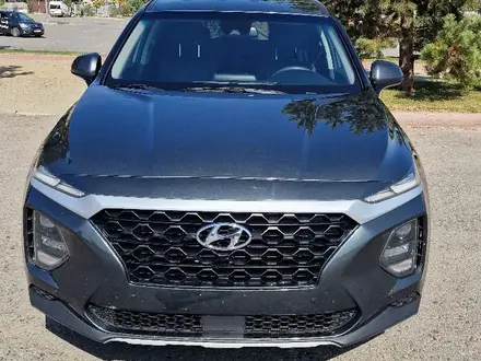 Hyundai Santa Fe 2020 года за 13 000 000 тг. в Алматы