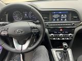 Hyundai Elantra 2019 года за 8 000 000 тг. в Уральск – фото 4