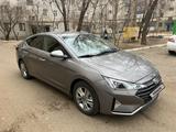 Hyundai Elantra 2019 года за 8 000 000 тг. в Уральск – фото 3