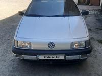 Volkswagen Passat 1991 годаүшін1 300 000 тг. в Тараз