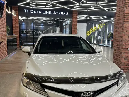 Toyota Camry 2019 года за 19 000 000 тг. в Атырау – фото 15