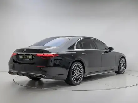 Mercedes-Benz S 500 4MATIC 2023 года за 59 000 000 тг. в Алматы – фото 2