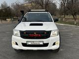 Toyota Hilux 2015 года за 15 200 000 тг. в Тараз – фото 2