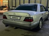 Mercedes-Benz E 320 1994 года за 4 200 000 тг. в Алматы – фото 2