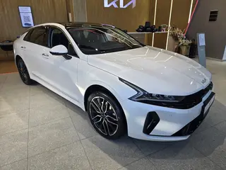 Kia K5 Premium