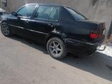 Volkswagen Vento 1994 годаfor650 000 тг. в Тараз – фото 4