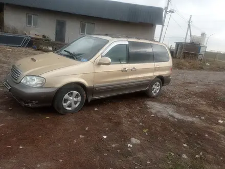 Kia Carnival 2001 года за 1 600 000 тг. в Алматы