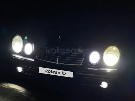 Mercedes-Benz E 280 1997 года за 3 250 000 тг. в Алматы – фото 31