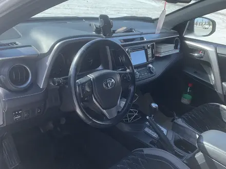 Toyota RAV4 2016 года за 11 650 000 тг. в Астана – фото 17