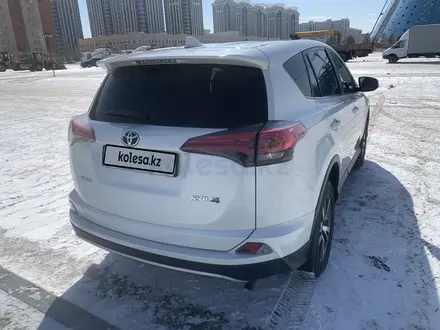 Toyota RAV4 2016 года за 11 900 000 тг. в Астана – фото 4