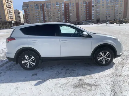 Toyota RAV4 2016 года за 11 650 000 тг. в Астана – фото 44