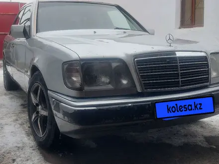 Mercedes-Benz E 220 1994 года за 2 200 000 тг. в Теренозек