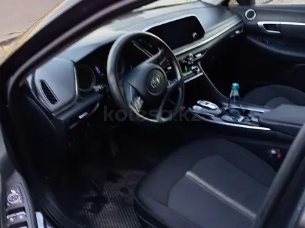 Hyundai Sonata 2020 года за 8 000 000 тг. в Актобе – фото 5