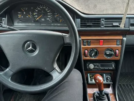 Mercedes-Benz E 300 1992 года за 2 300 000 тг. в Алматы – фото 7