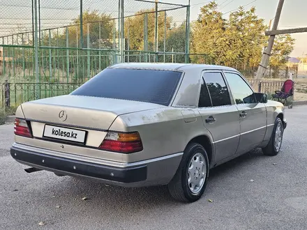 Mercedes-Benz E 220 1993 года за 1 500 000 тг. в Туркестан – фото 4