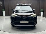 Toyota RAV4 2017 годаүшін11 990 000 тг. в Актобе – фото 2