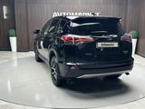 Toyota RAV4 2017 годаүшін11 990 000 тг. в Актобе – фото 5