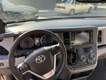 Toyota Sienna 2018 года за 17 600 000 тг. в Алматы – фото 26