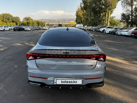 Kia K5 2021 года за 8 837 850 тг. в Алматы – фото 5