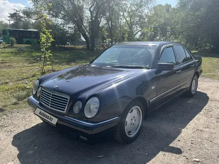 Mercedes-Benz E 240 1998 года за 2 500 000 тг. в Алматы – фото 3