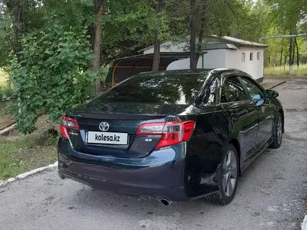 Toyota Camry 2014 года за 9 900 000 тг. в Шымкент – фото 2