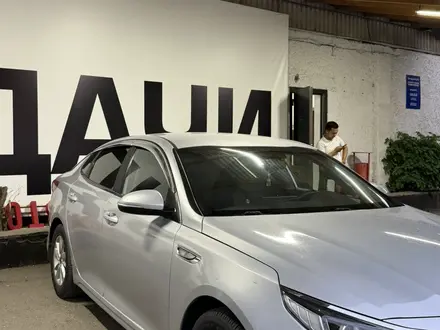 Kia K5 2015 года за 6 800 000 тг. в Алматы – фото 2