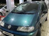 Volkswagen Sharan 1998 года за 2 600 000 тг. в Уральск – фото 2