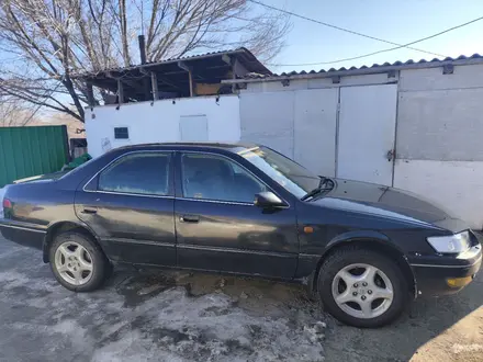 Toyota Camry 1998 года за 2 700 000 тг. в Талдыкорган – фото 3