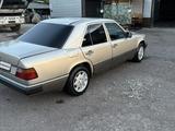 Mercedes-Benz E 260 1989 года за 800 000 тг. в Караганда – фото 5