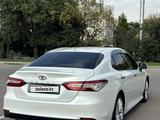 Toyota Camry 2018 года за 13 100 000 тг. в Алматы – фото 4