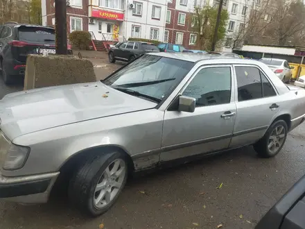 Mercedes-Benz E 200 1988 года за 1 100 000 тг. в Экибастуз – фото 3