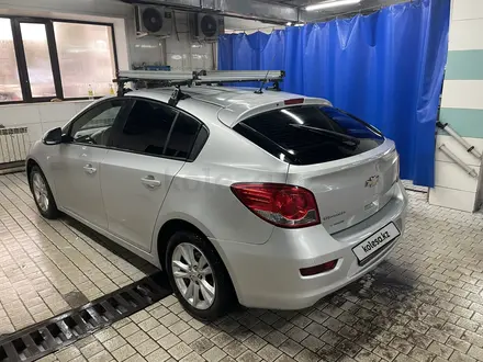 Chevrolet Cruze 2013 года за 3 500 000 тг. в Астана – фото 3