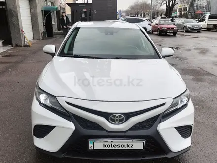 Toyota Camry 2019 года за 11 900 000 тг. в Алматы – фото 17