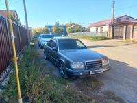 Mercedes-Benz E 320 1993 годаfor2 100 000 тг. в Астана