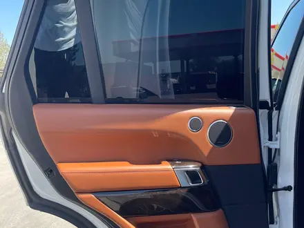 Land Rover Range Rover 2015 года за 21 000 000 тг. в Алматы – фото 11