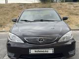 Toyota Camry 2004 годаүшін3 650 000 тг. в Шымкент