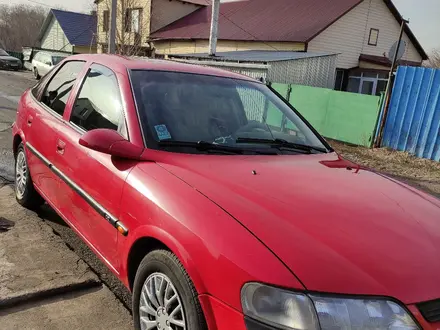 Opel Vectra 1997 года за 1 500 000 тг. в Караганда – фото 2